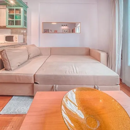 Apartamento κουκάκι κοντά στην ακρόπολη *